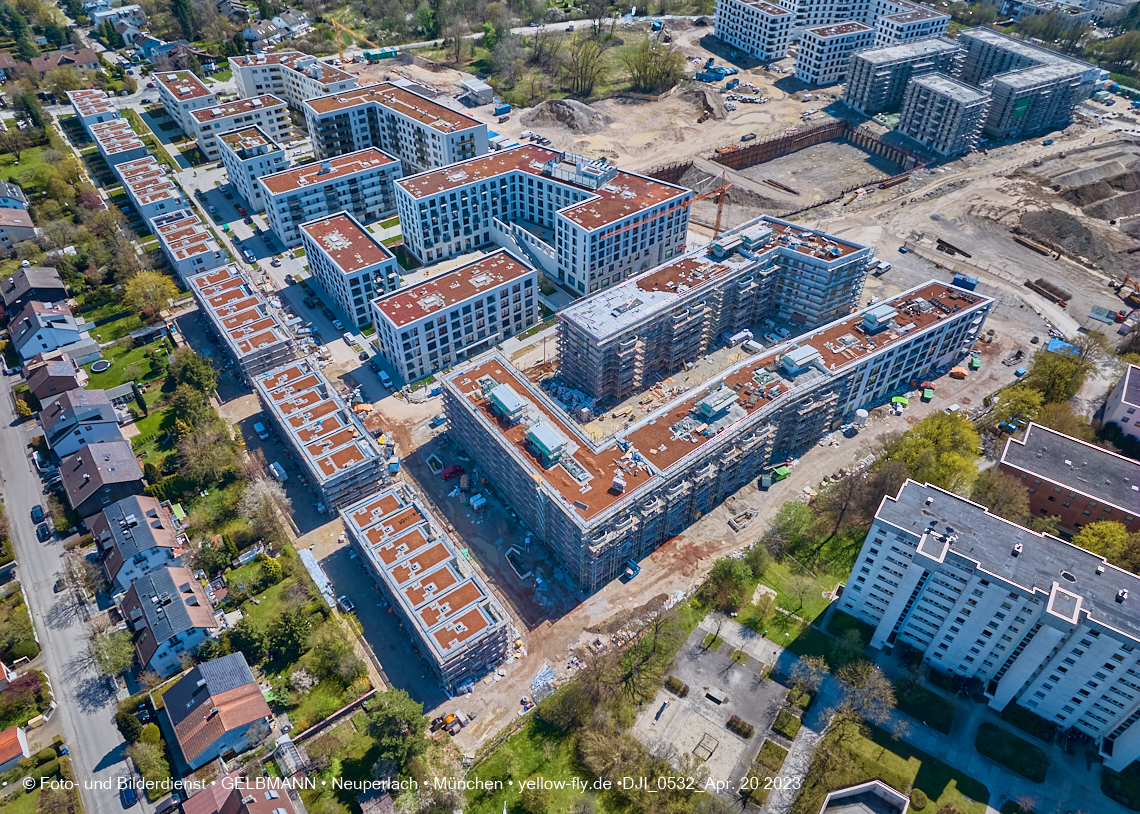 21.04.2023 - Luftbilder von der Baustelle Alexisquartier und Pandion Verde in Neuperlach